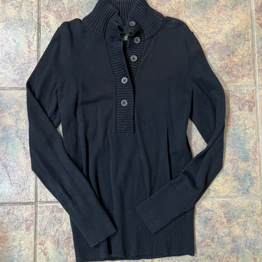 eddie bauer| XS black button down sweater
